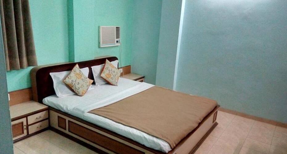 Hotel Damjis, Ahmedabad 4